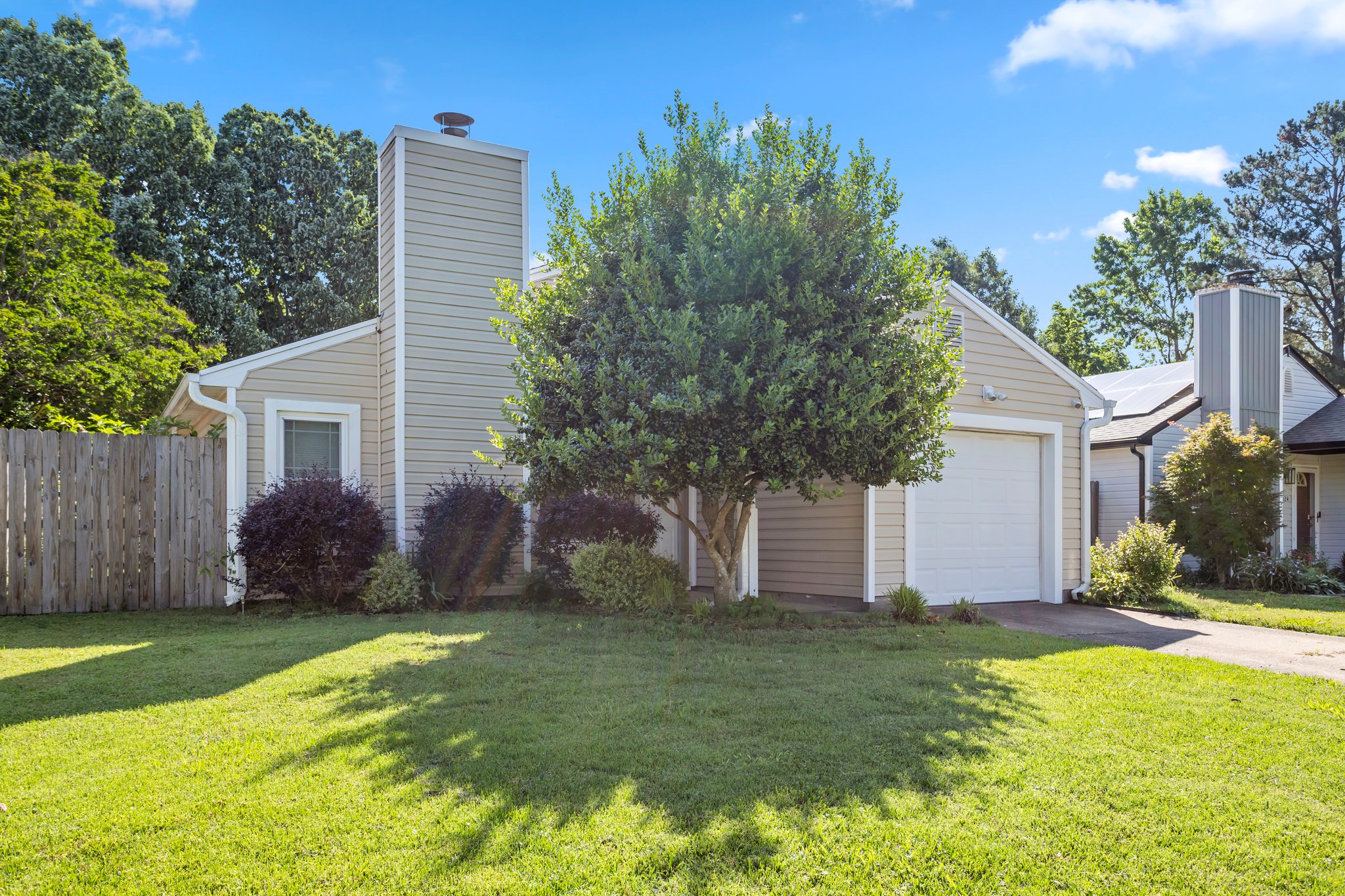 920 White Oak Court North
